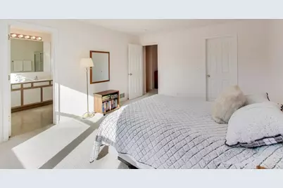 5420 Avalon Lane, Lake in the Hills, IL 60156 - Photo 13