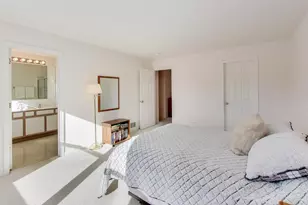 5420 Avalon Ln, Lake in the Hills, IL 60156 - Photo 13