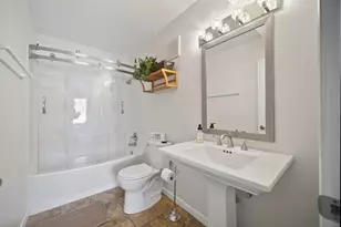 629 Derry Ct, Schaumburg, IL 60193 - Photo 17