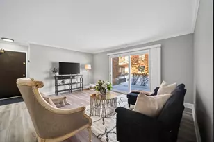 629 Derry Ct, Schaumburg, IL 60193 - Photo 5