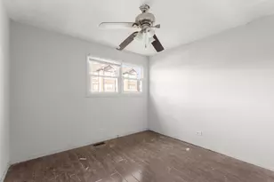 6523 S Ellis Ave, Chicago, IL 60637 - Photo 9