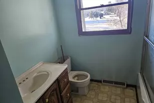 10N866 Hawthorn St, Elgin, IL 60123 - Photo 5