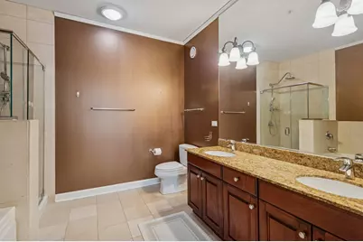 201 N Westshore Drive #107, Chicago, IL 60601 - Photo 17