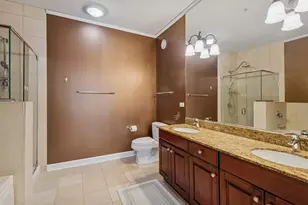 201 N Westshore Dr, Chicago, IL 60601 - Photo 17