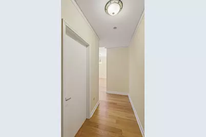 201 N Westshore Drive #107, Chicago, IL 60601 - Photo 7