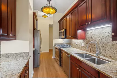 201 N Westshore Drive #107, Chicago, IL 60601 - Photo 5