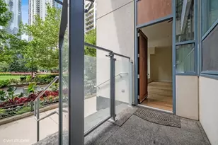 201 N Westshore Dr, Chicago, IL 60601 - Photo 11