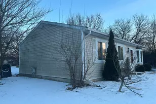 17405 Wellington Dr, Hazel Crest, IL 60429 - Photo 3