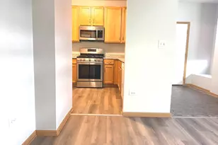 810 Woodewind Dr, Naperville, IL 60563 - Photo 5