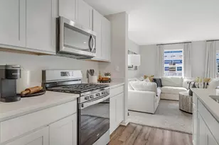 2224 Lake Shore Dr, Schaumburg, IL 60196 - Photo 5