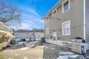 620 Clement St, Joliet, IL 60435 - Photo 3
