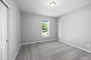 3428 Comstock Ave, Dekalb, IL 60115 - Photo 9