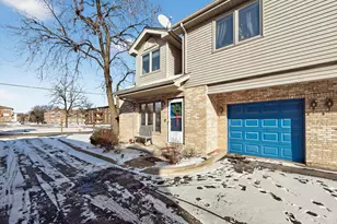 7045 W 100th St, Chicago Ridge, IL 60415 - Photo 3