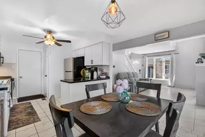 7045 W 100th Street, Chicago Ridge, IL 60415 - Photo 9