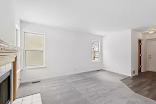 2509 N Pennwood Ct, Round Lake Beach, IL 60073 - Photo 9