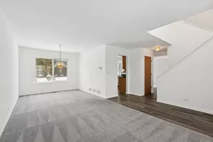 2509 N Pennwood Ct, Round Lake Beach, IL 60073 - Photo 5