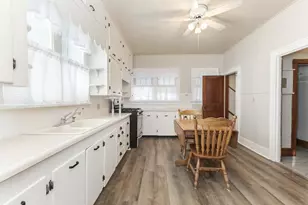 415 N Locust St, Pontiac, IL 61764 - Photo 27