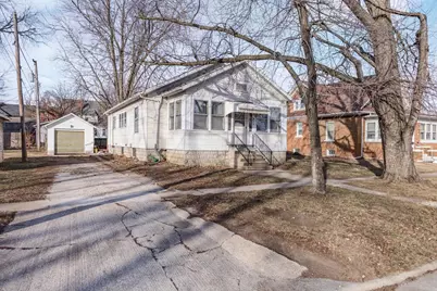 415 N Locust Street, Pontiac, IL 61764 - Photo 1