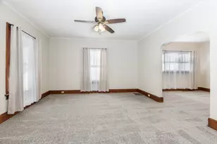 415 N Locust St, Pontiac, IL 61764 - Photo 11