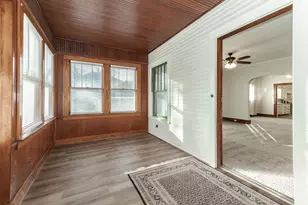 415 N Locust St, Pontiac, IL 61764 - Photo 5