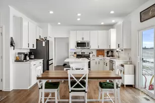 1457 Collins Dr, Elburn, IL 60119 - Photo 15