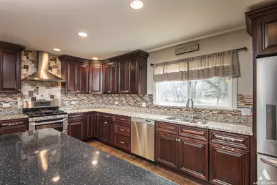 106 Sharon Drive, Sleepy Hollow, IL 60118 - Photo 7