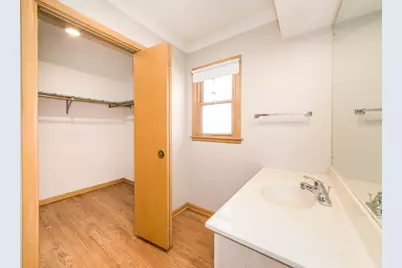 [Address not provided], Niles, IL 60714 - Photo 21