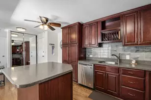 230 E Ontario St, Chicago, IL 60611 - Photo 13