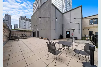 8 W Monroe Street #2005, Chicago, IL 60603 - Photo 17