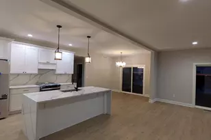 675 S Regulators St, Creston, IL 60113 - Photo 11