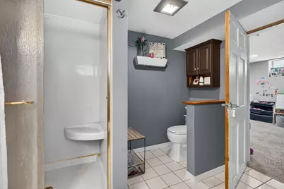 323 E Butterfield Road, Elmhurst, IL 60126 - Photo 17