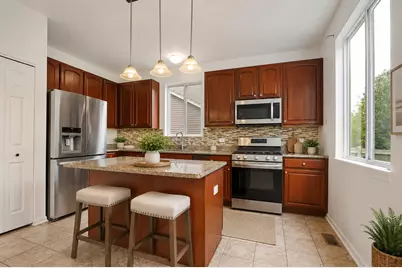2050 Colchester Avenue, Hoffman Estates, IL 60192 - Photo 3