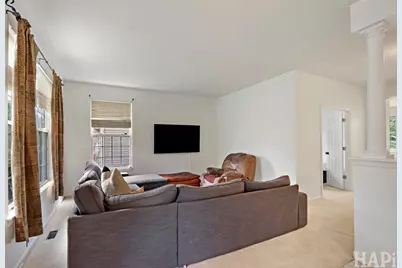 2050 Colchester Avenue, Hoffman Estates, IL 60192 - Photo 7