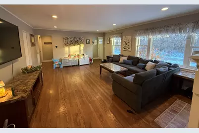 1044 S Ellsworth Avenue, Addison, IL 60101 - Photo 11