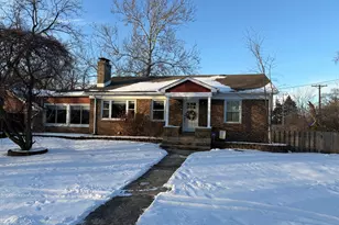 1044 S Ellsworth Ave, Addison, IL 60101 - Photo 1