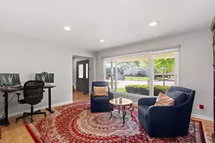 1120 Thompson Blvd, Buffalo Grove, IL 60089 - Photo 3
