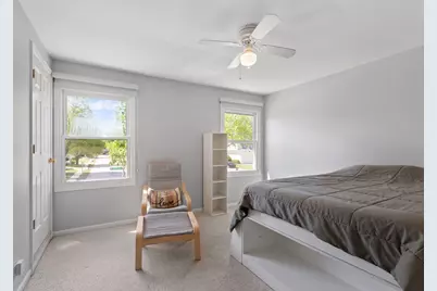 1120 Thompson Boulevard, Buffalo Grove, IL 60089 - Photo 19