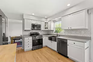 1120 Thompson Blvd, Buffalo Grove, IL 60089 - Photo 7