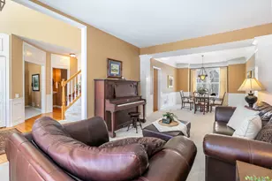 1074 Potomac Ct, Grayslake, IL 60030 - Photo 3