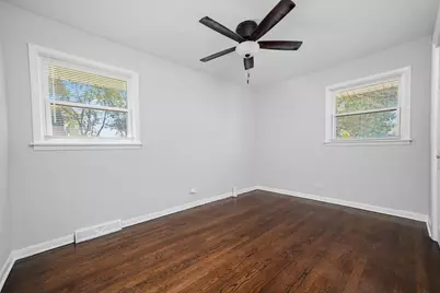 615 E 156th Place, South Holland, IL 60473 - Photo 7