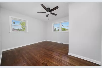 615 E 156th Place, South Holland, IL 60473 - Photo 9