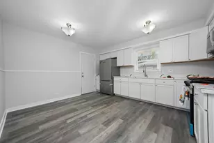 615 E 156th Pl, South Holland, IL 60473 - Photo 5