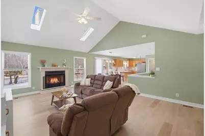 296 Charlotte Avenue, Crystal Lake, IL 60014 - Photo 5