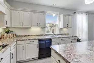 13204 Cinnamon Cir, Plainfield, IL 60585 - Photo 5