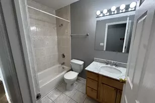 542 E 48th St, Chicago, IL 60615 - Photo 3