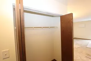 419 Berkshire Dr, Crystal Lake, IL 60014 - Photo 9