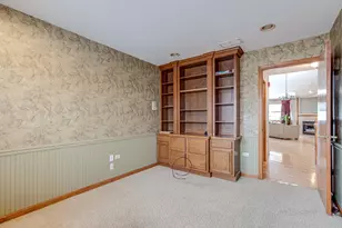 2913 Saganashkee Ln, Naperville, IL 60564 - Photo 9