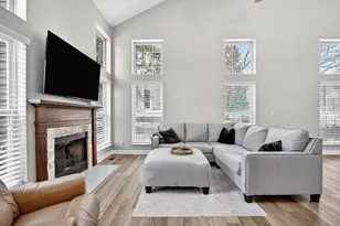 2069 Peach Tree Ln, Algonquin, IL 60102 - Photo 5