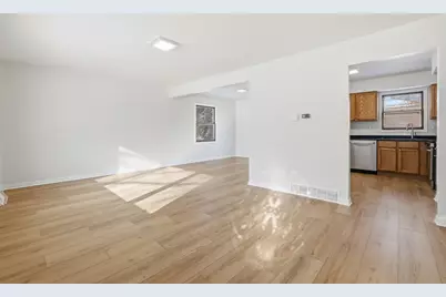 920 Gerald Avenue, South Elgin, IL 60177 - Photo 3