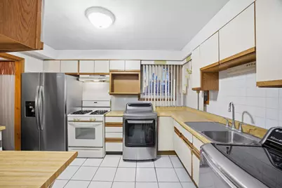 9748 S Van Vlissingen Road, Chicago, IL 60617 - Photo 17